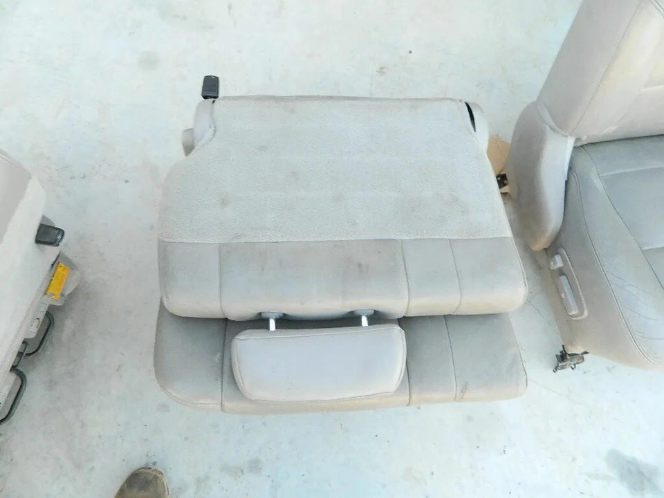 01 02 03 04 05 06 07 TOYOTA SEQUOIA REAR RIGHT PASSENGER SEAT (3RD ROW RIGHT)