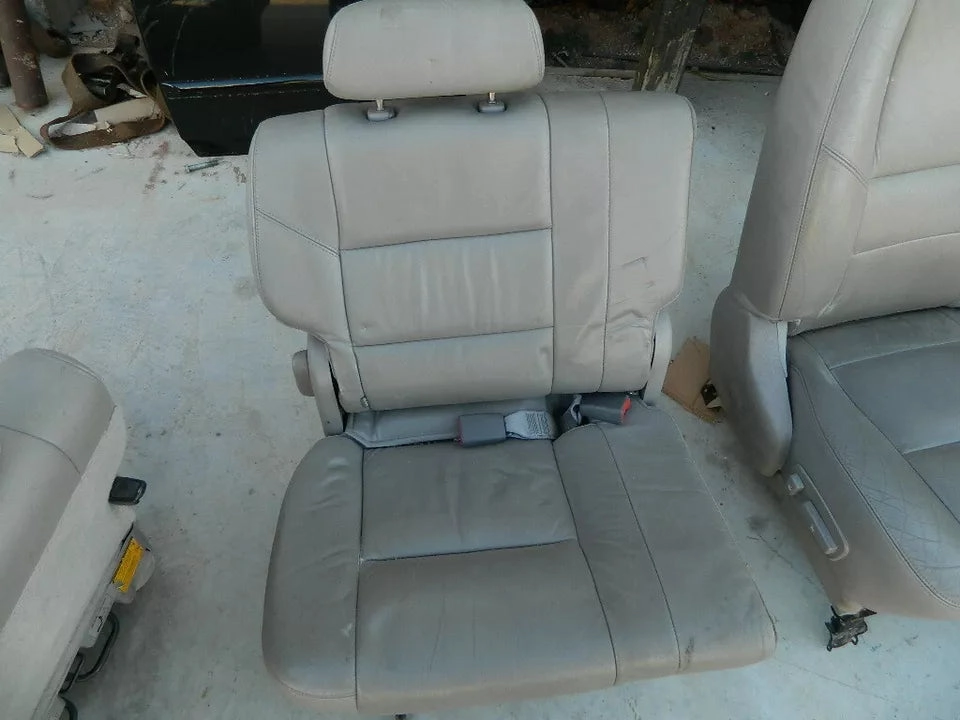 01 02 03 04 05 06 07 TOYOTA SEQUOIA REAR RIGHT PASSENGER SEAT (3RD ROW RIGHT)
