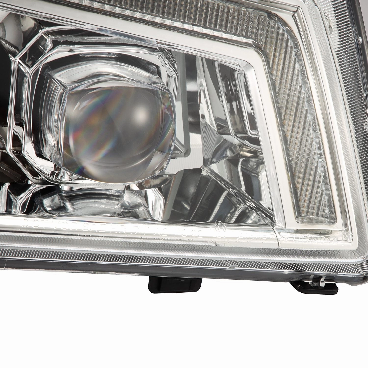 03-06 Chevrolet Silverado/02-06 Avalanche (without body cladding) NOVA-Series LED Projector Headlights Chrome
