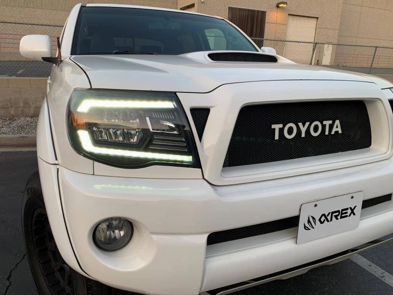 05-11 Toyota Tacoma LUXX-Series LED Crystal Headlights Black