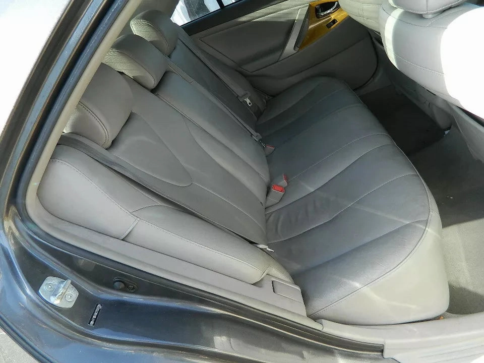 07-09 TOYOTA CAMRY LEATHER SEATS - SET OF 3 ( DRIVER, PASSENGER AND REAR) - LA13
