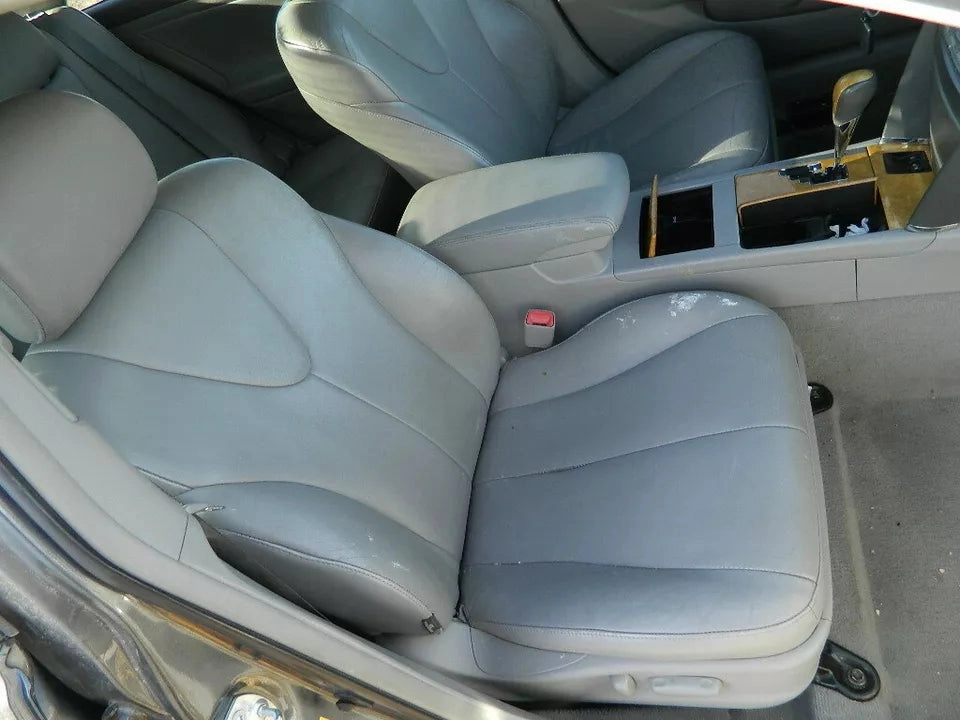 07-09 TOYOTA CAMRY LEATHER SEATS - SET OF 3 ( DRIVER, PASSENGER AND REAR) - LA13