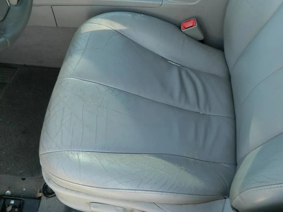 07-09 TOYOTA CAMRY LEATHER SEATS - SET OF 3 ( DRIVER, PASSENGER AND REAR) - LA13