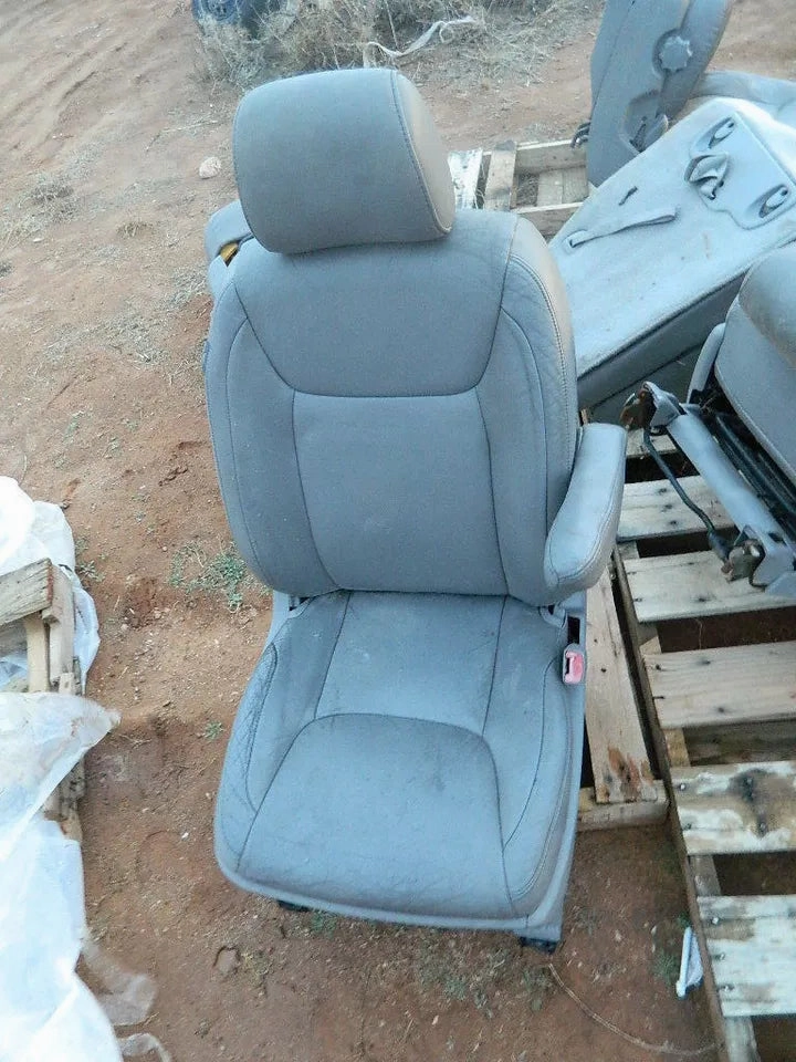 2004 2005 2006 TOYOTA SIENNA FRONT RIGHT PASSENGER POWER SEAT - GRAY LEATHER