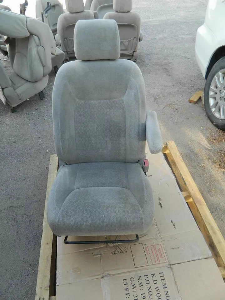 TOYOTA SIENNA FRONT RIGHT PASSENGER SEAT-FABRIC